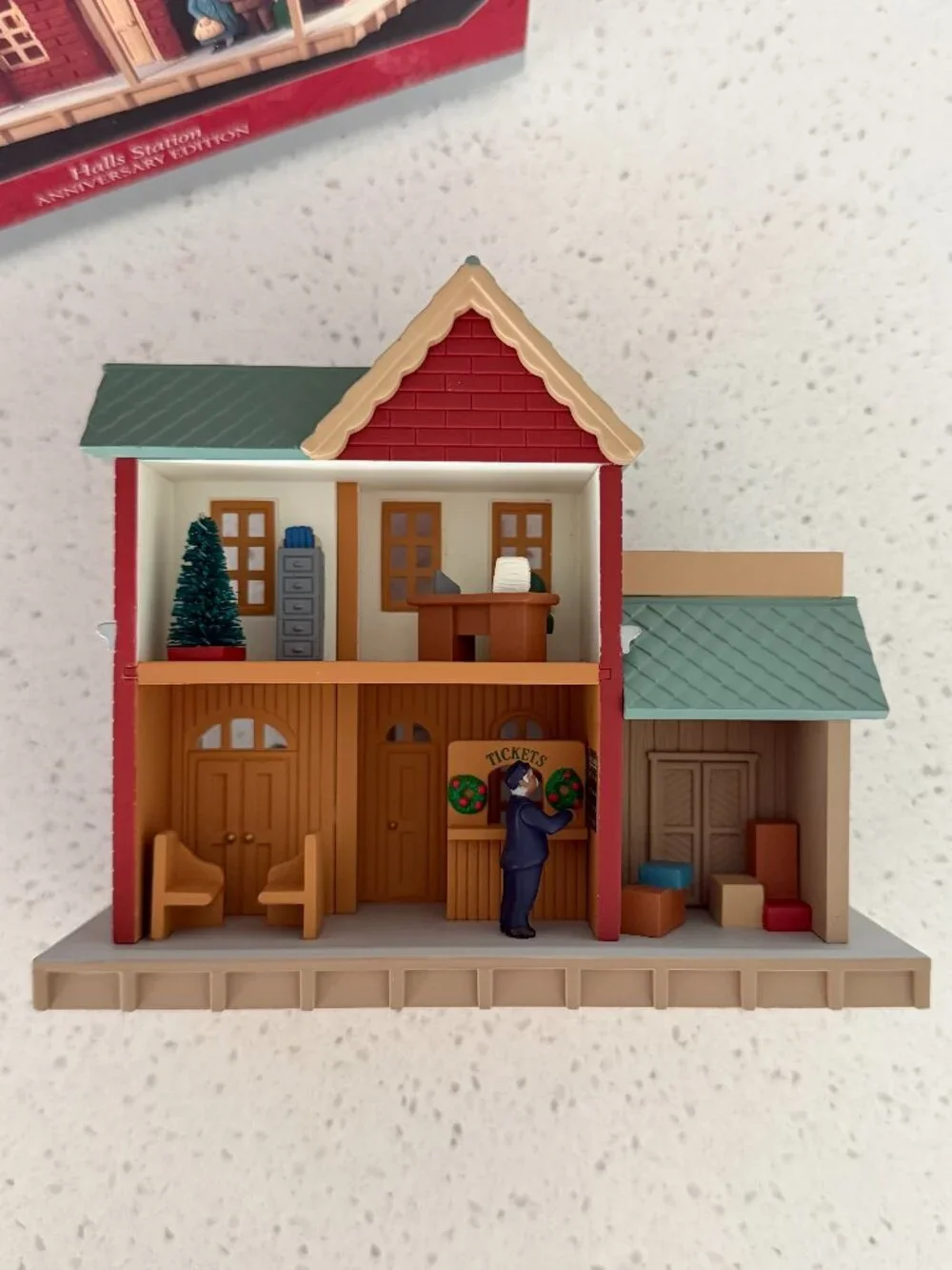 Hallmark Ornament Nostalgic Houses & Shops Halls Station